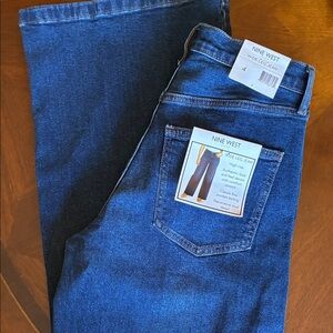 NWT-Nine West Ladies Dark Wash Wide Leg High Rise Jean size 4